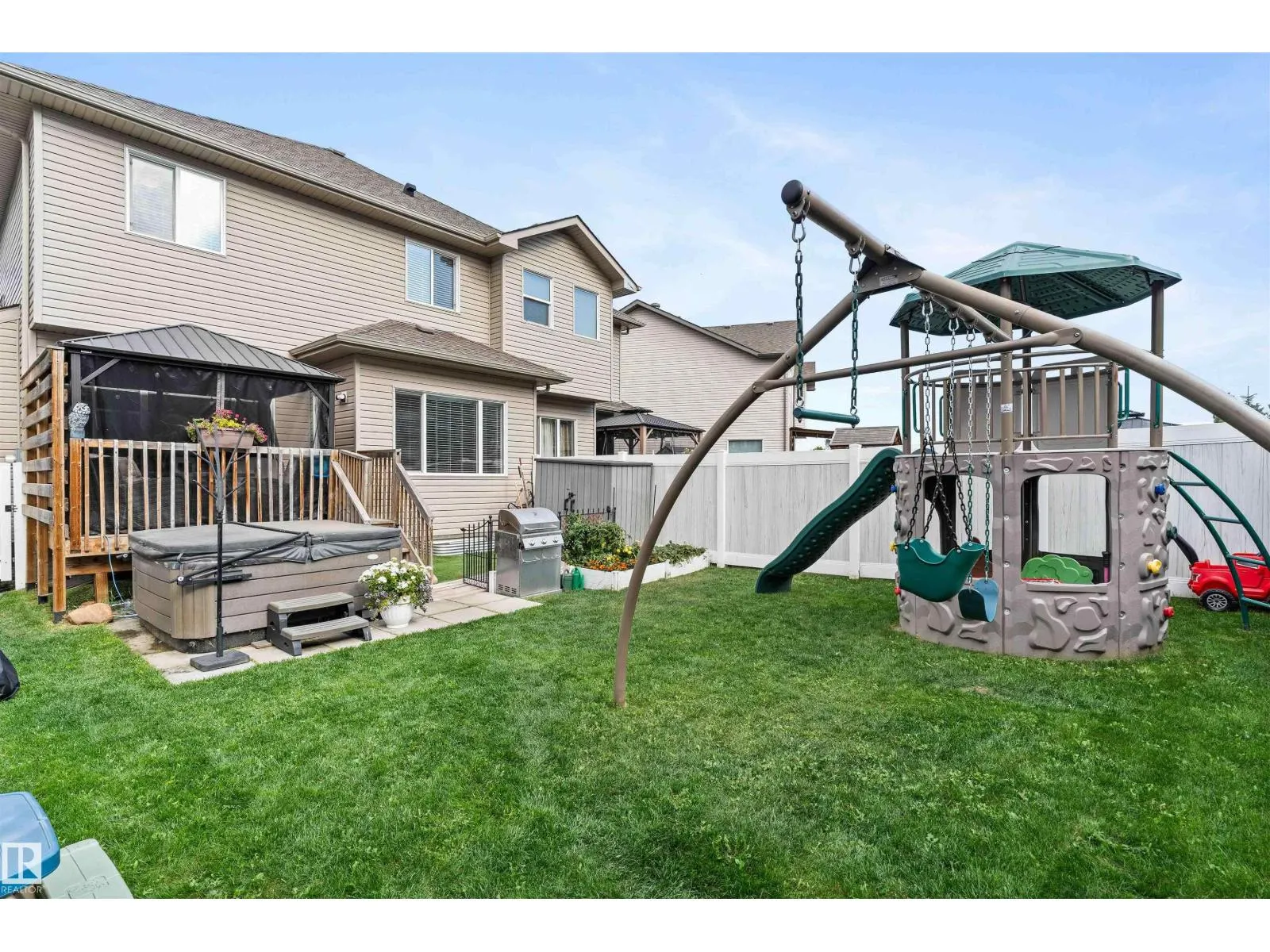 3815 170 AV NW