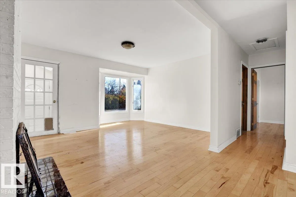 10522 161 ST NW