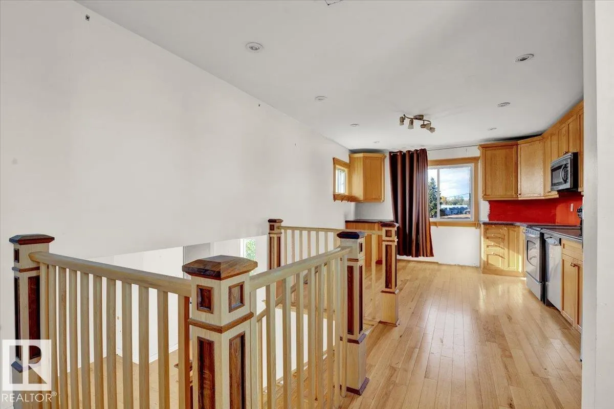 10522 161 ST NW