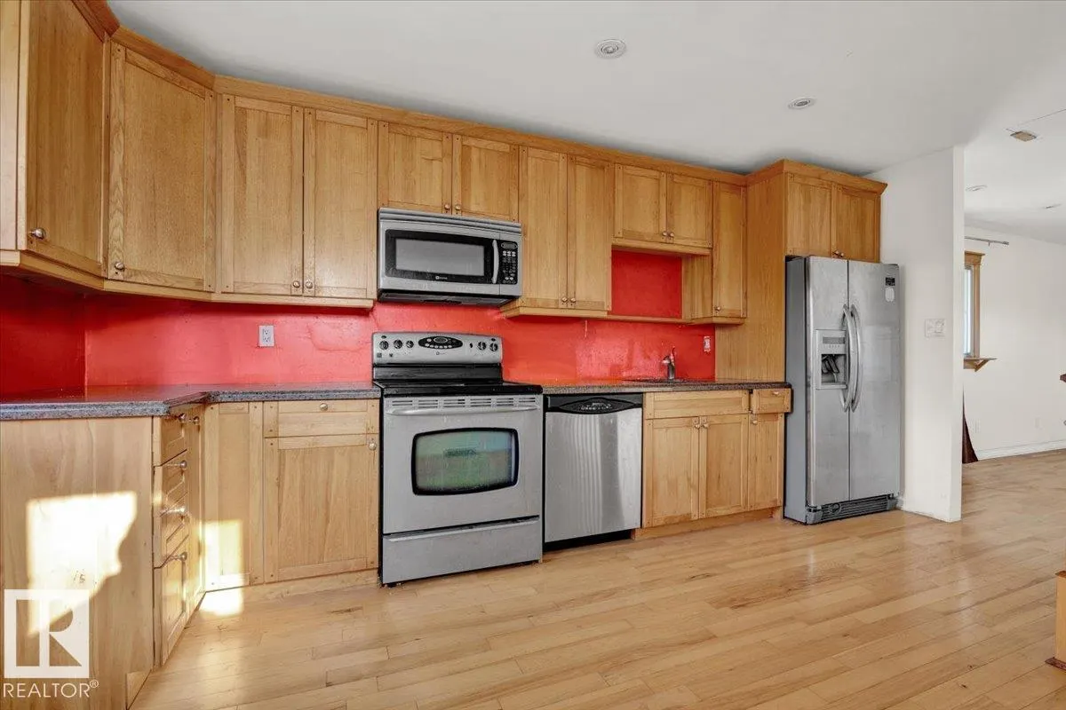 10522 161 ST NW