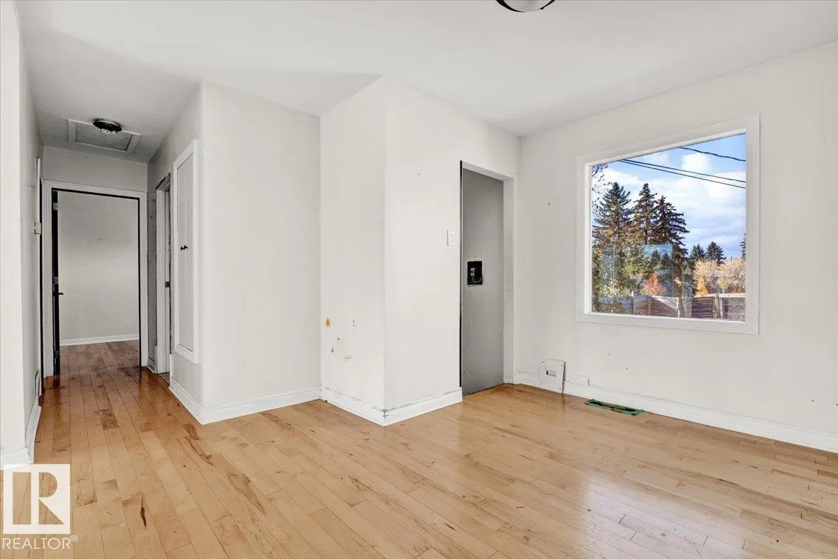 10522 161 ST NW
