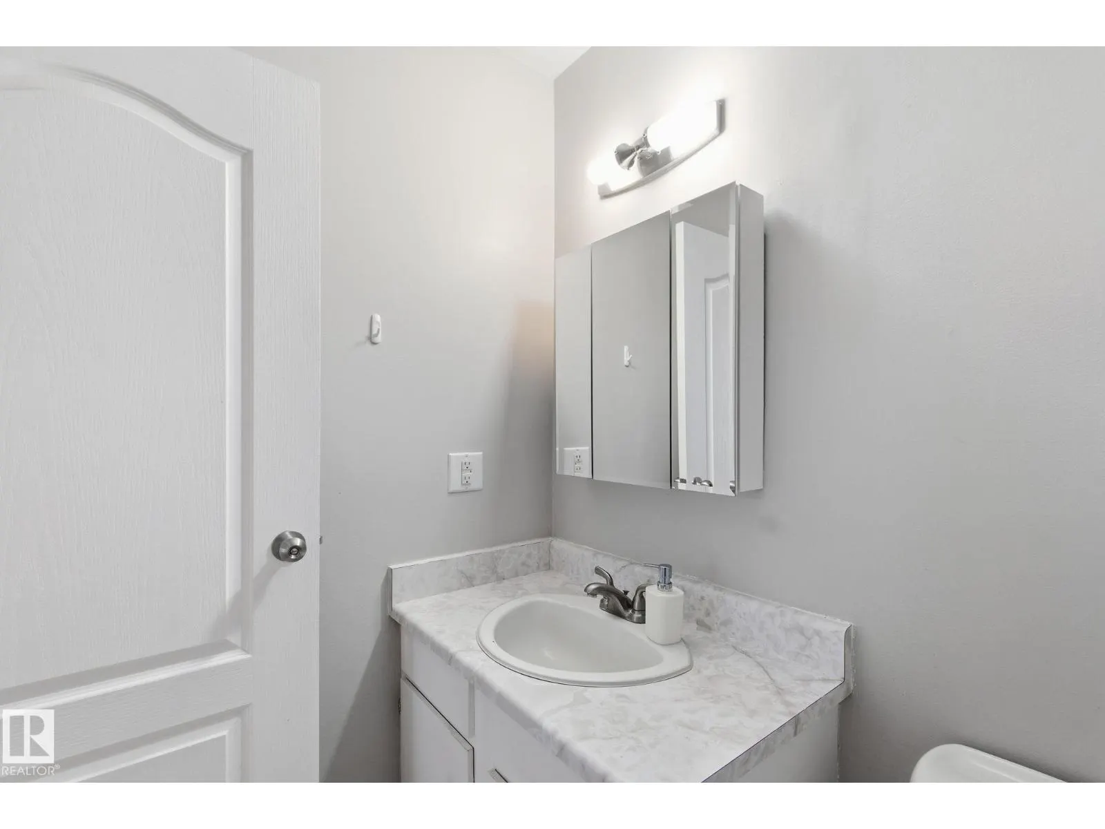 7231 180 ST NW