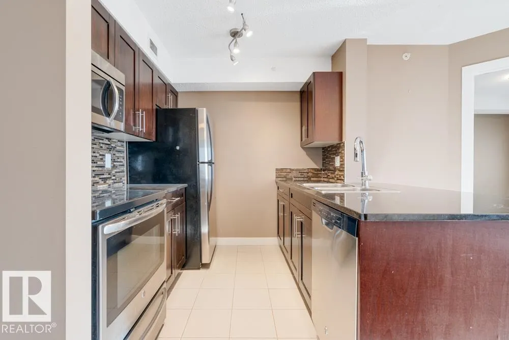 #403 11803 22 AV SW