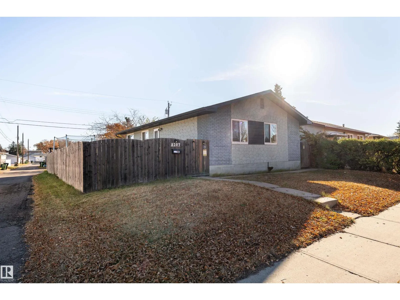 8207 169 ST NW