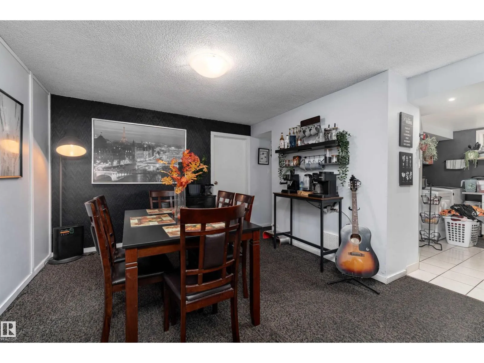 8207 169 ST NW