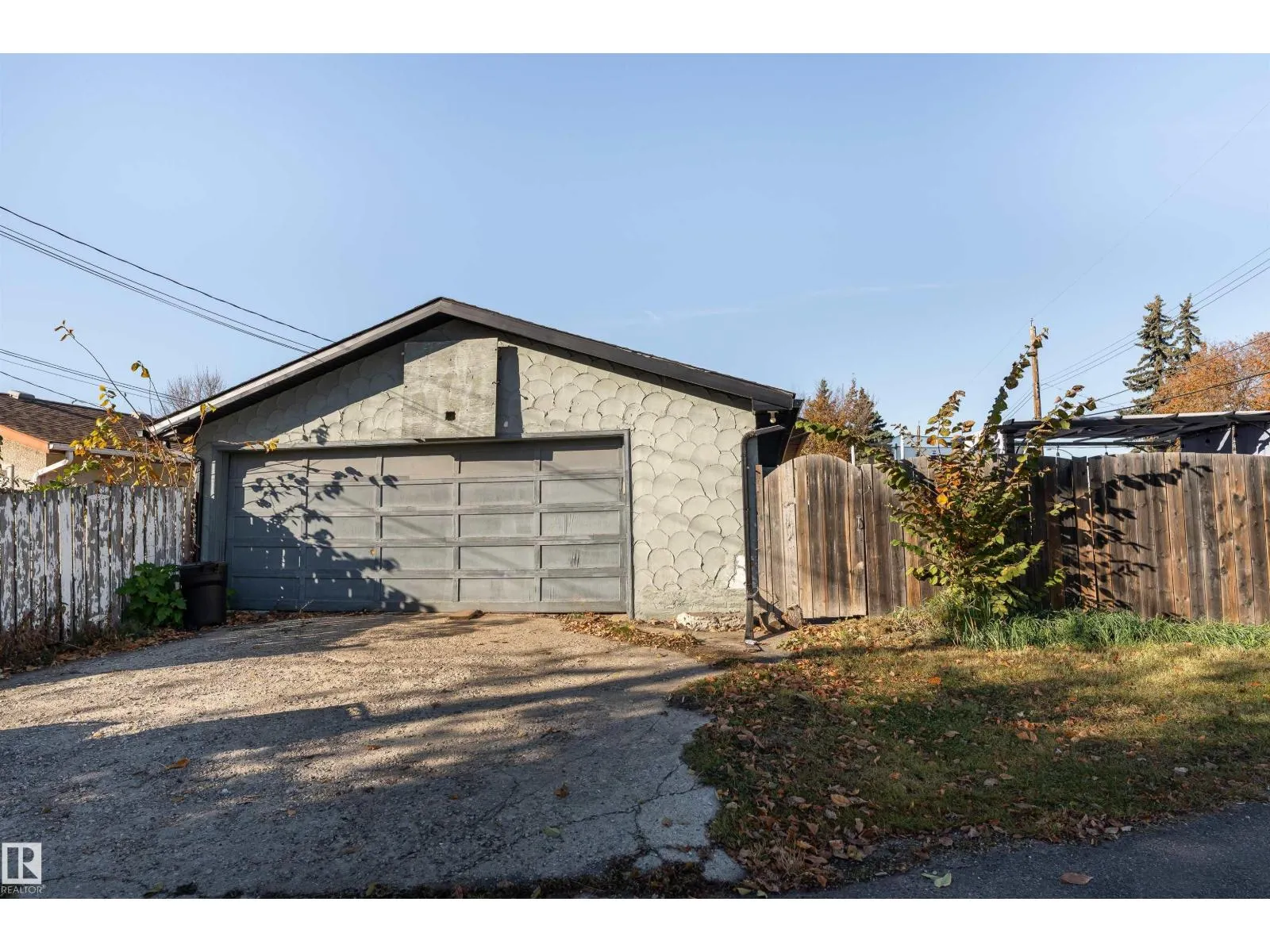 8207 169 ST NW