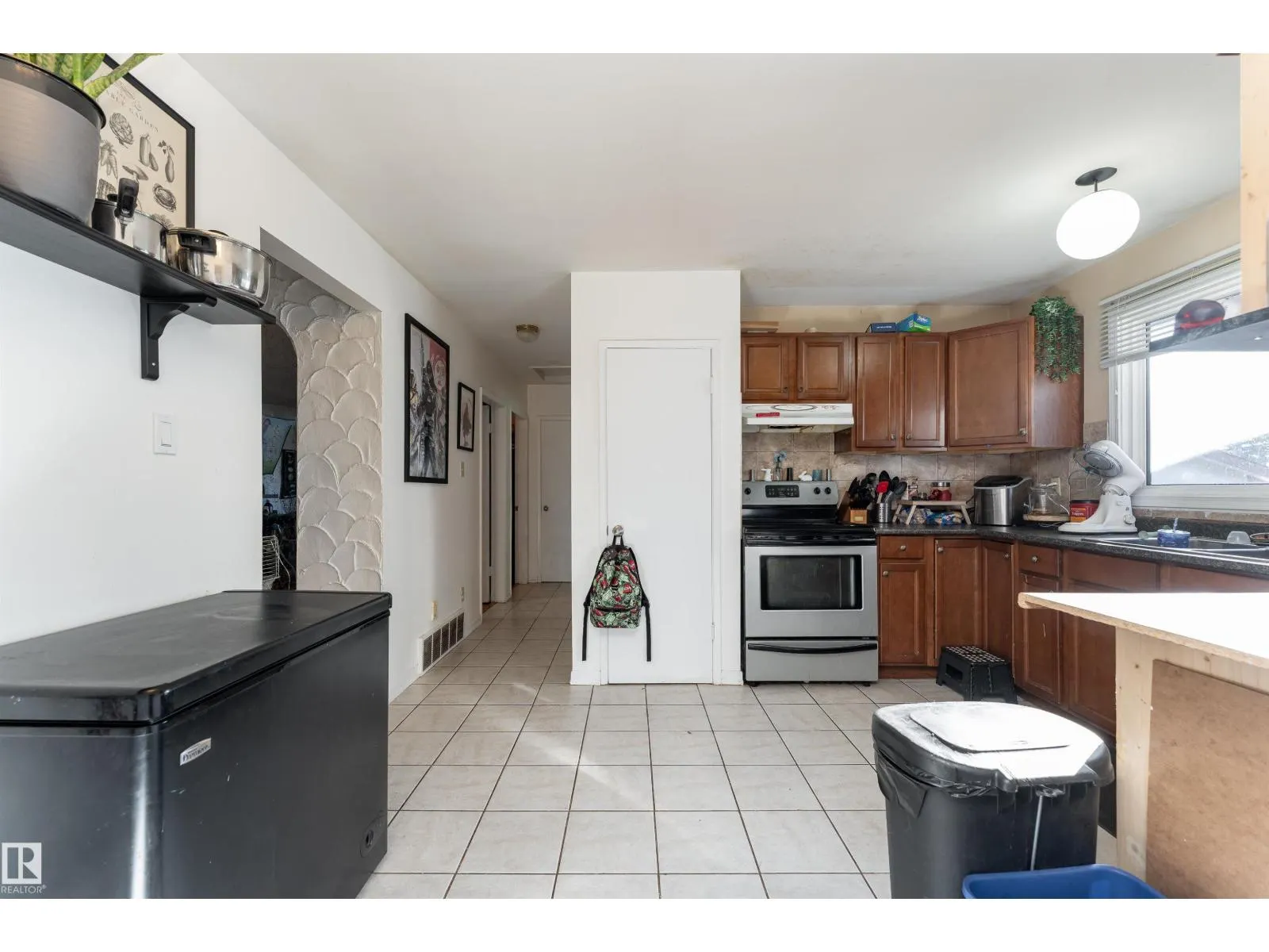 8207 169 ST NW