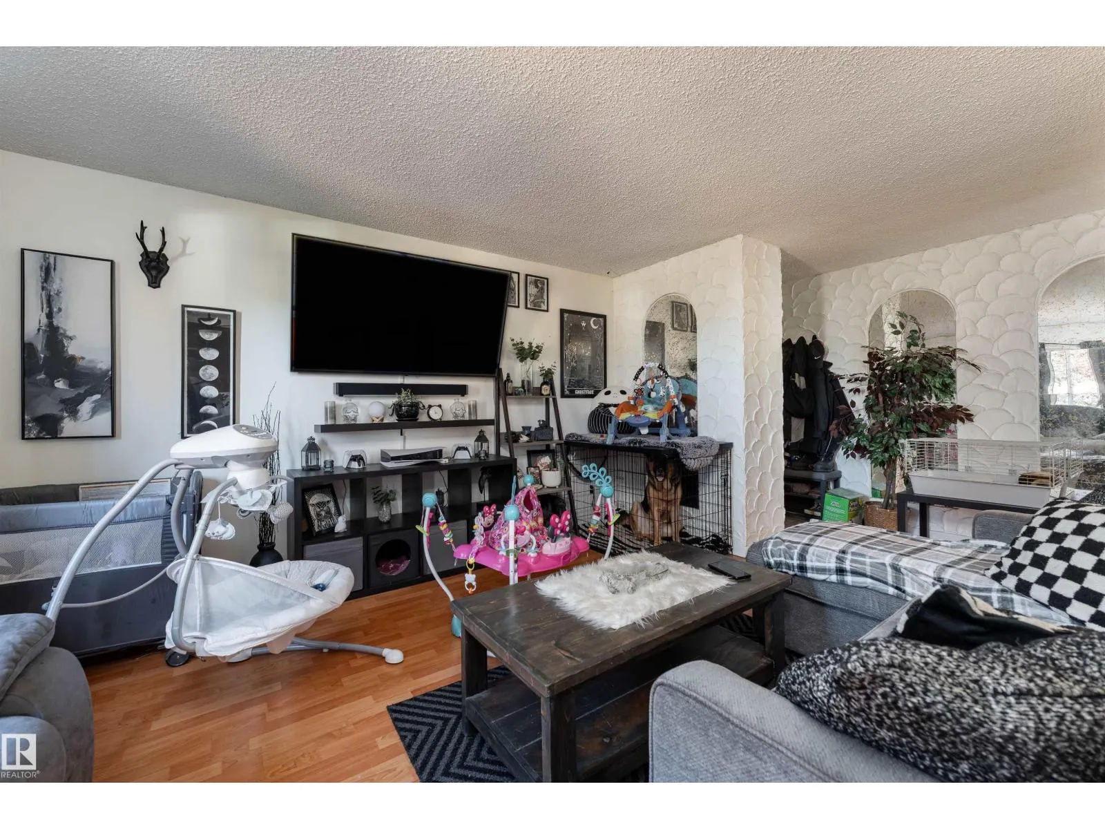 8207 169 ST NW