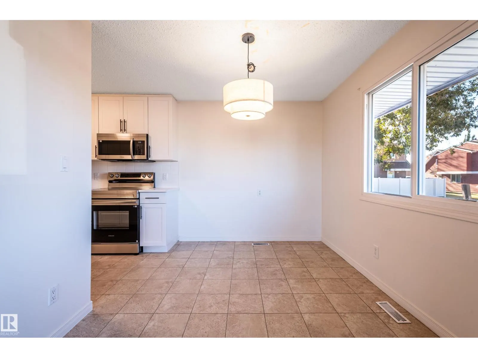 13341 47 ST NW