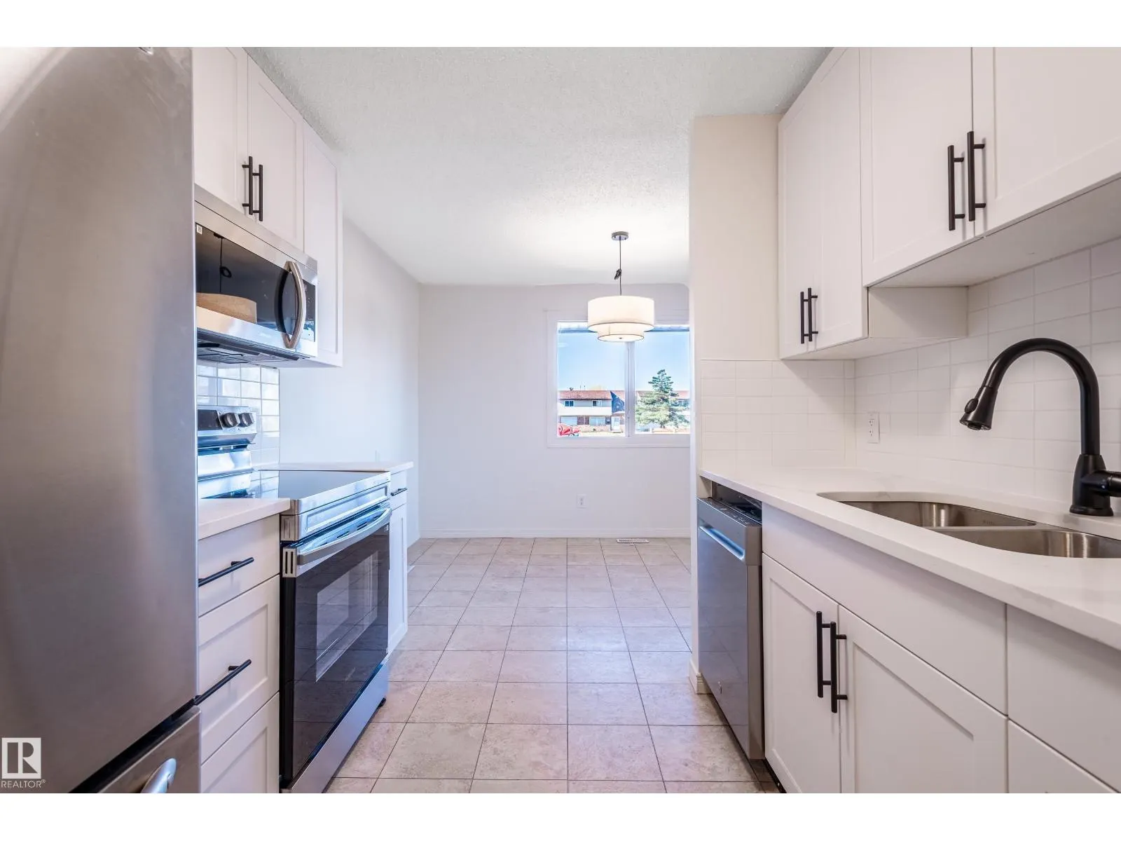 13341 47 ST NW