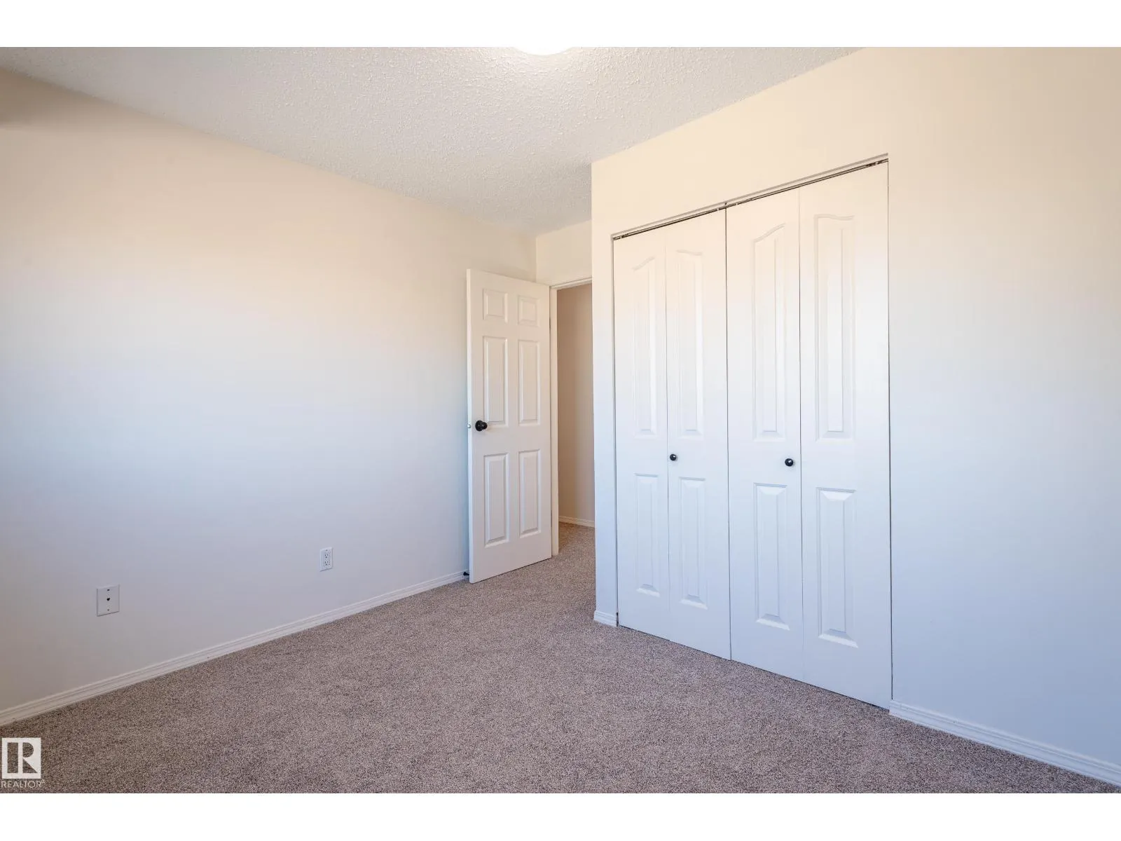 13341 47 ST NW