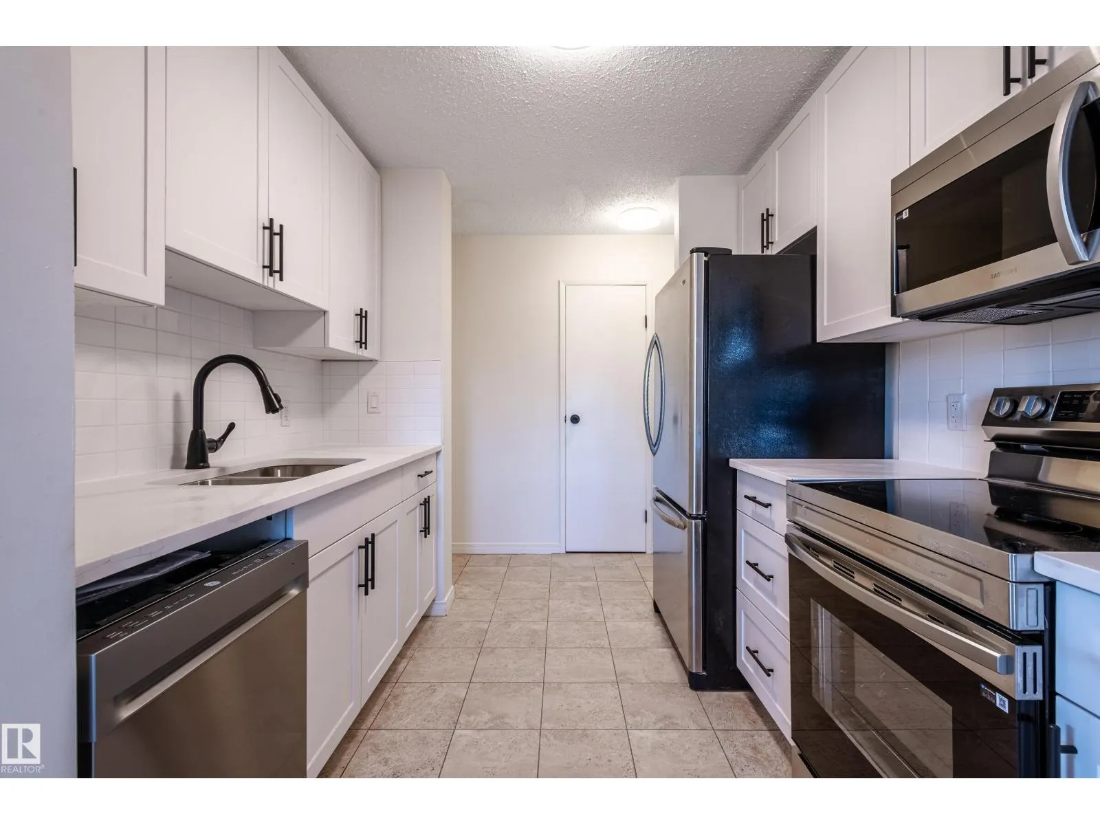 13341 47 ST NW