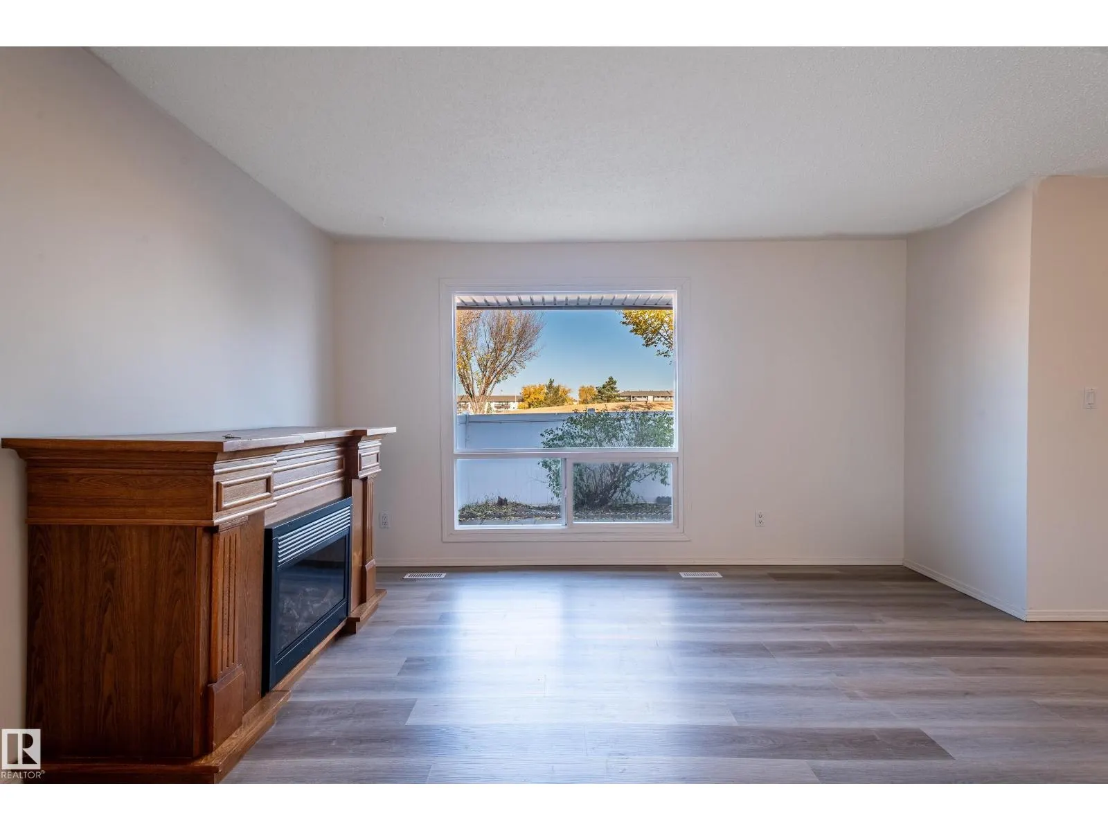 13341 47 ST NW