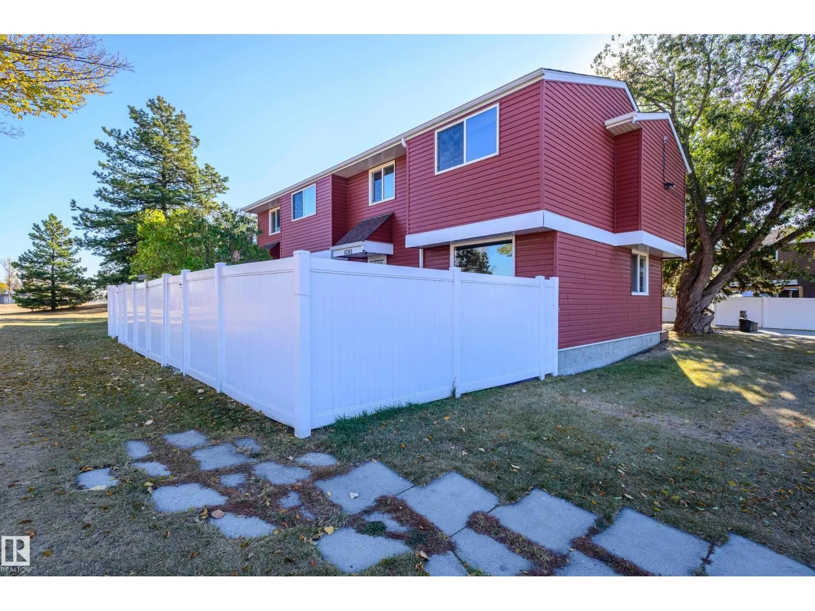 13341 47 ST NW
