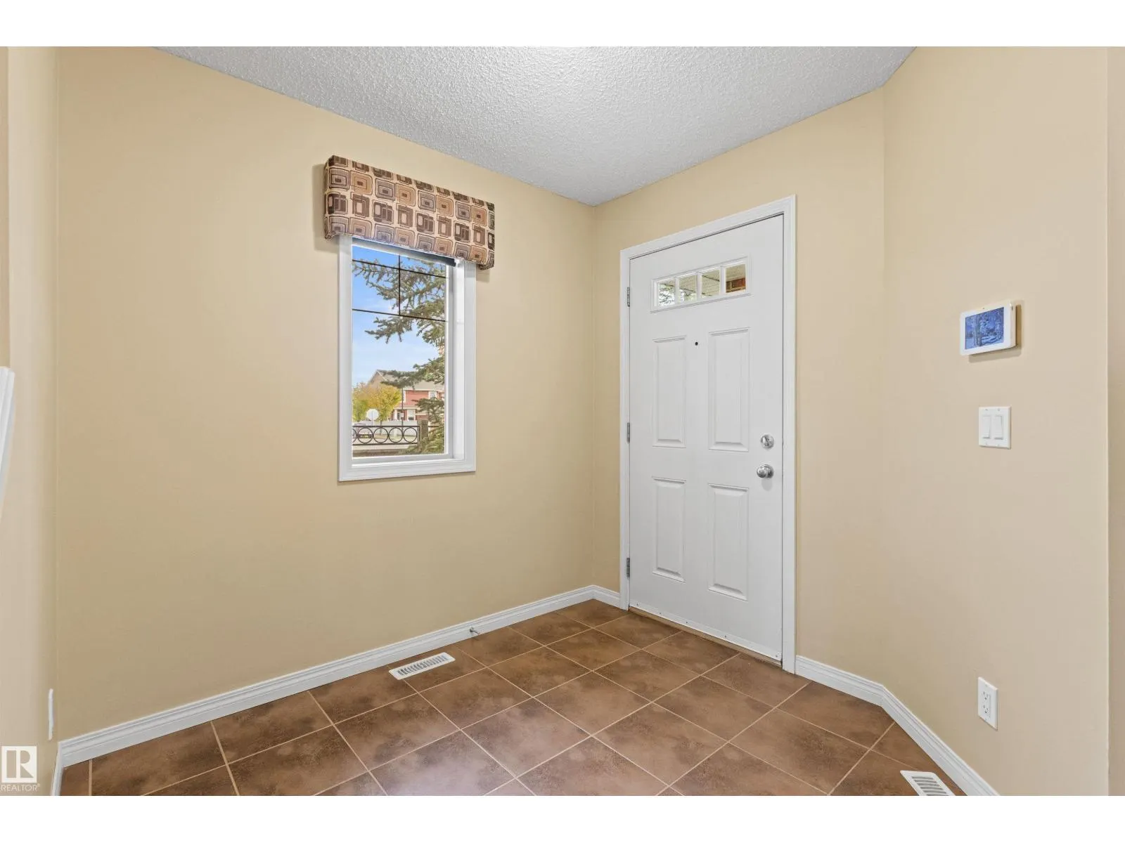 #63 1128 156 ST NW