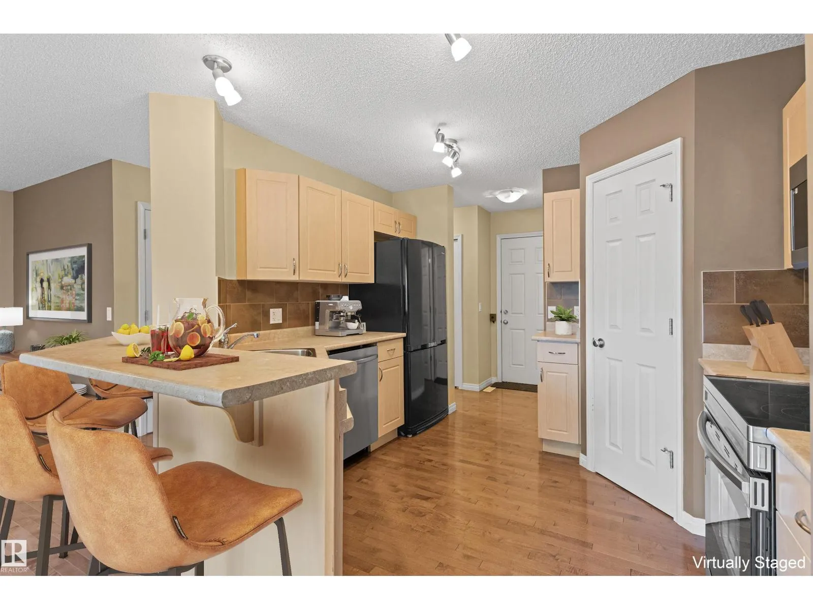 #63 1128 156 ST NW