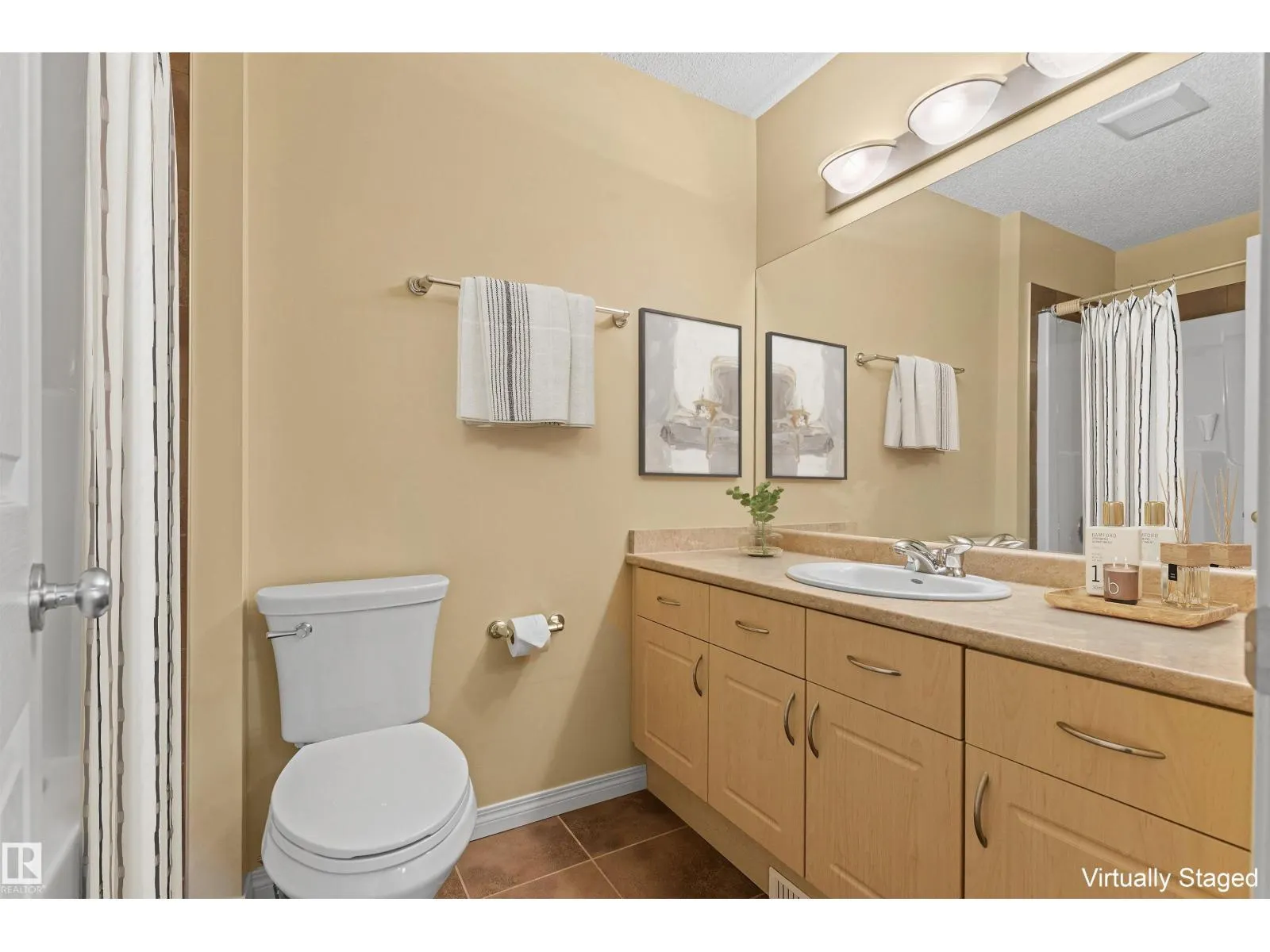 #63 1128 156 ST NW