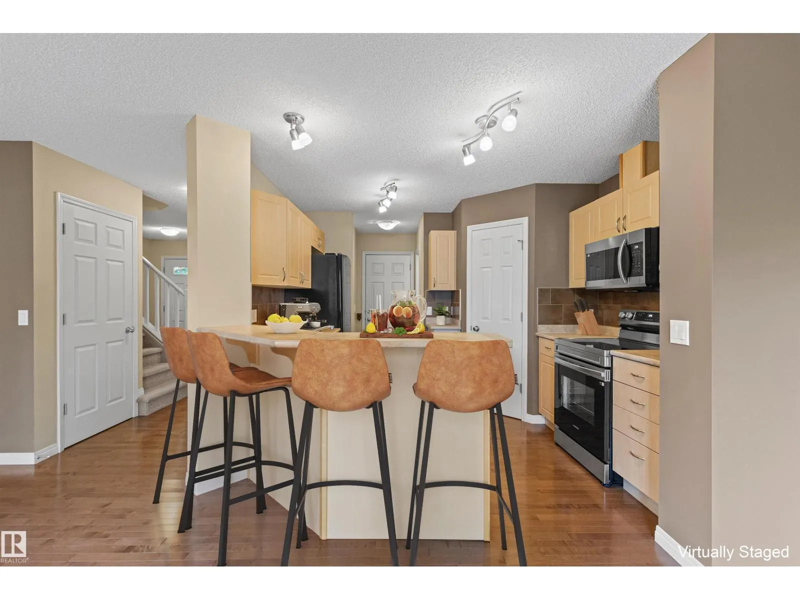 #63 1128 156 ST NW