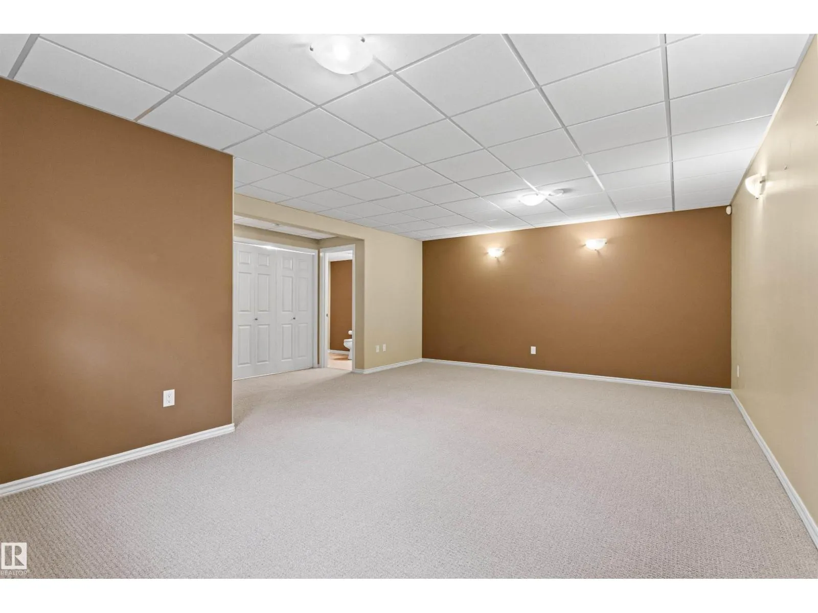 #63 1128 156 ST NW