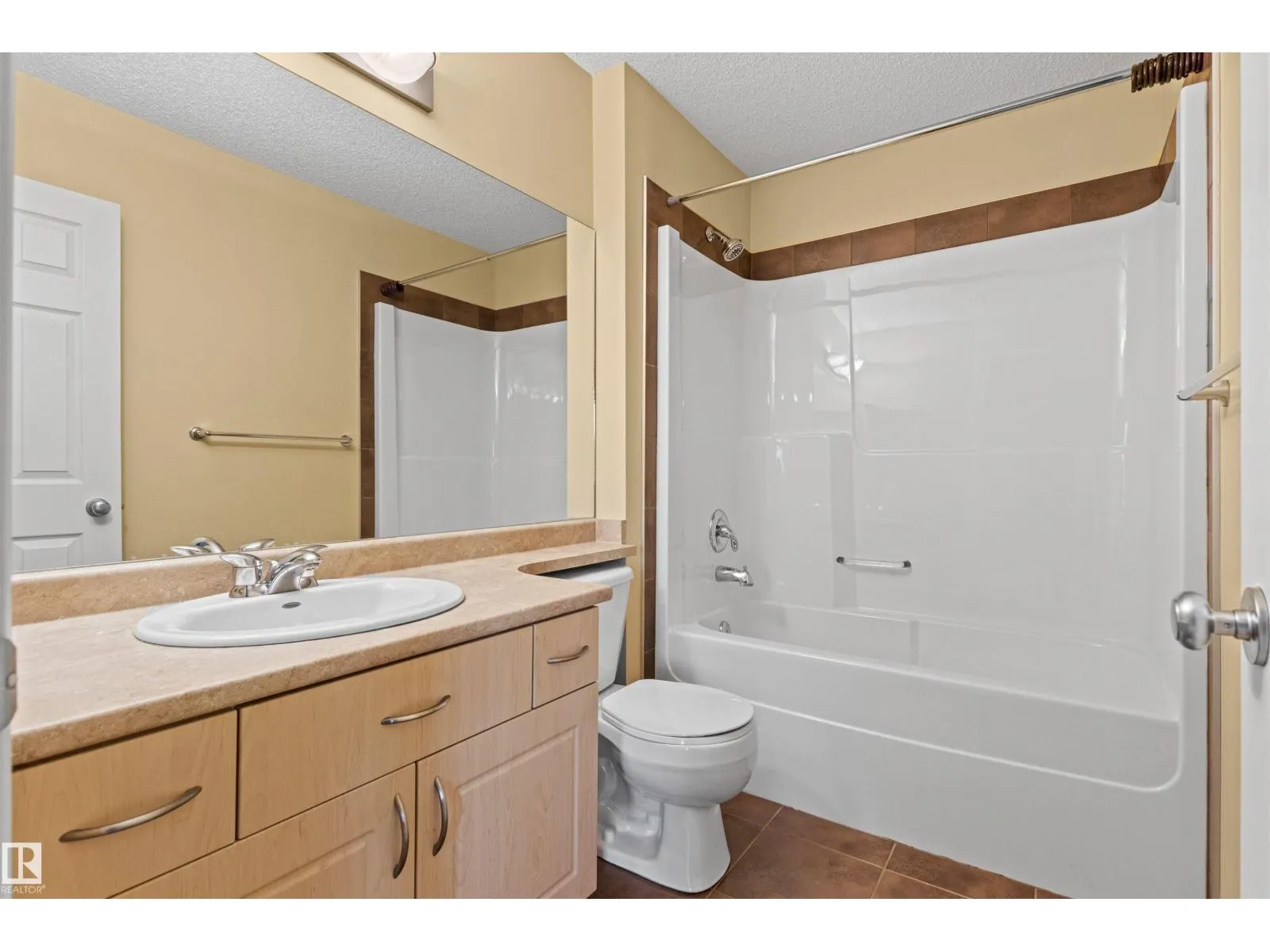 #63 1128 156 ST NW