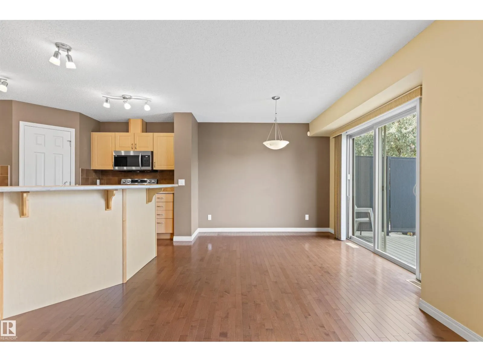 #63 1128 156 ST NW