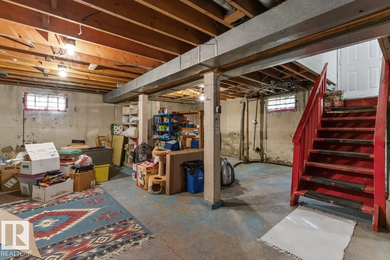 8671 76 ST NW