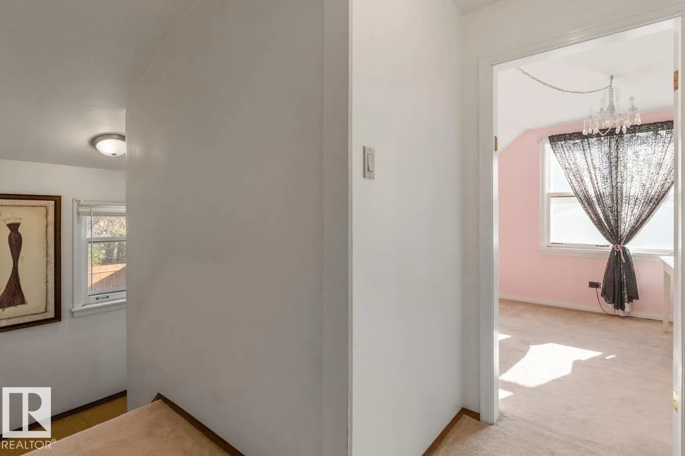 8671 76 ST NW