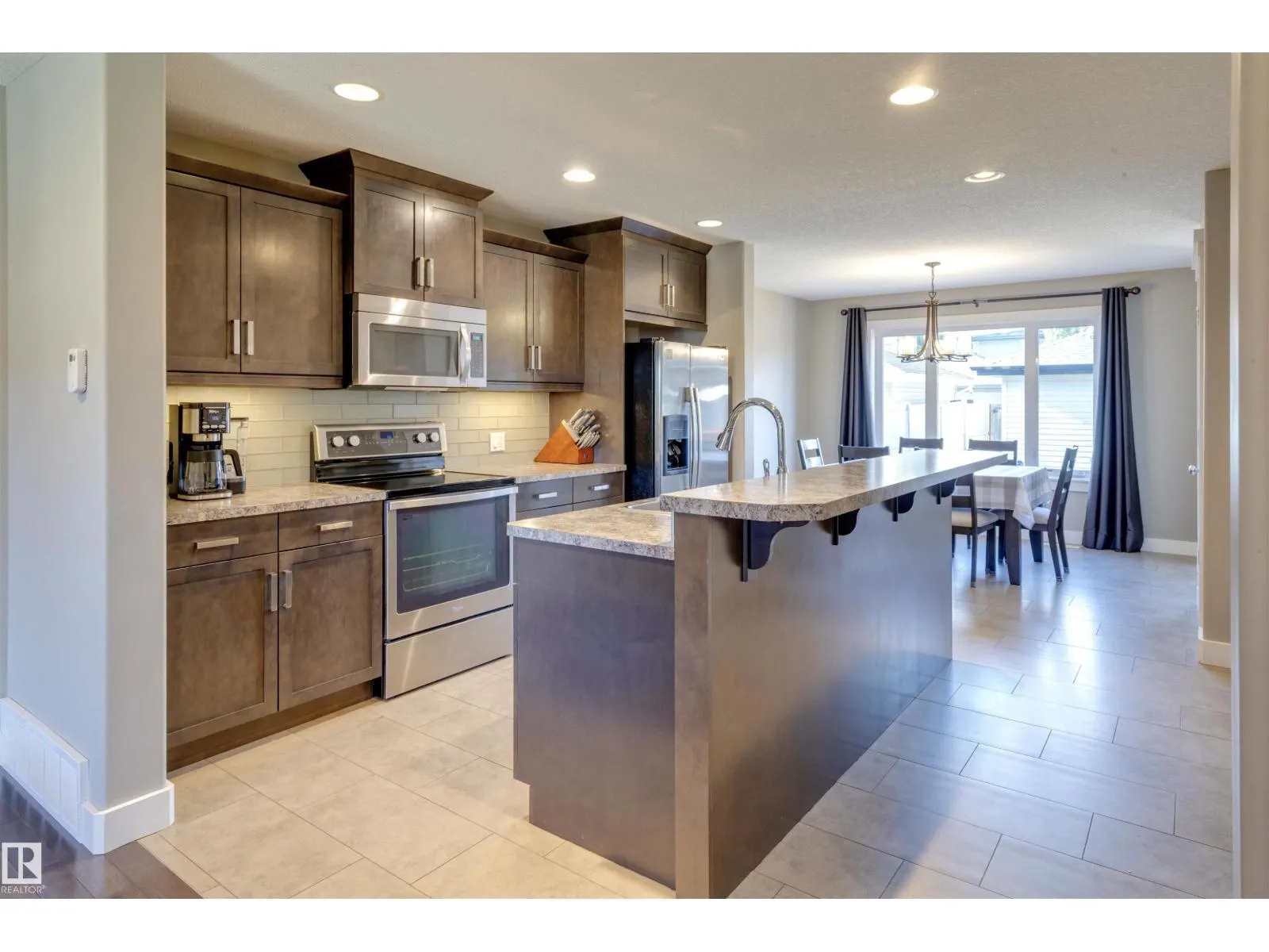 124 ALLARD WY
