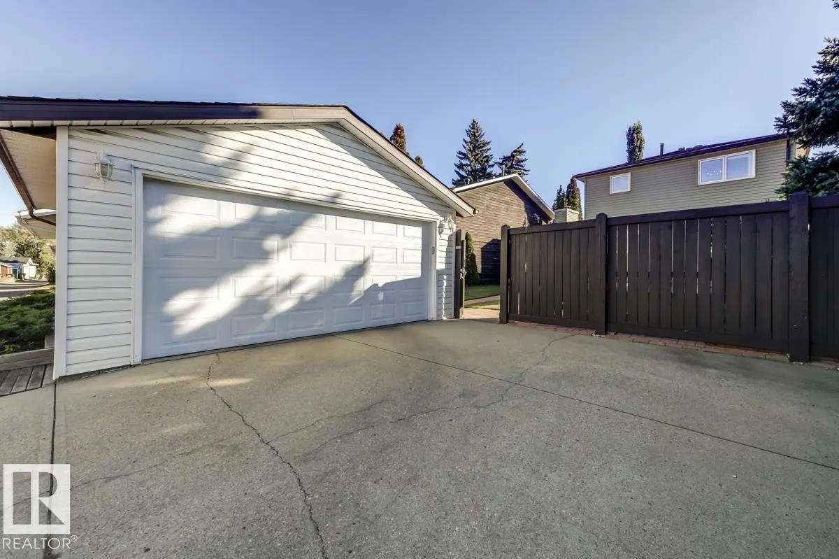 17920 76 AV NW