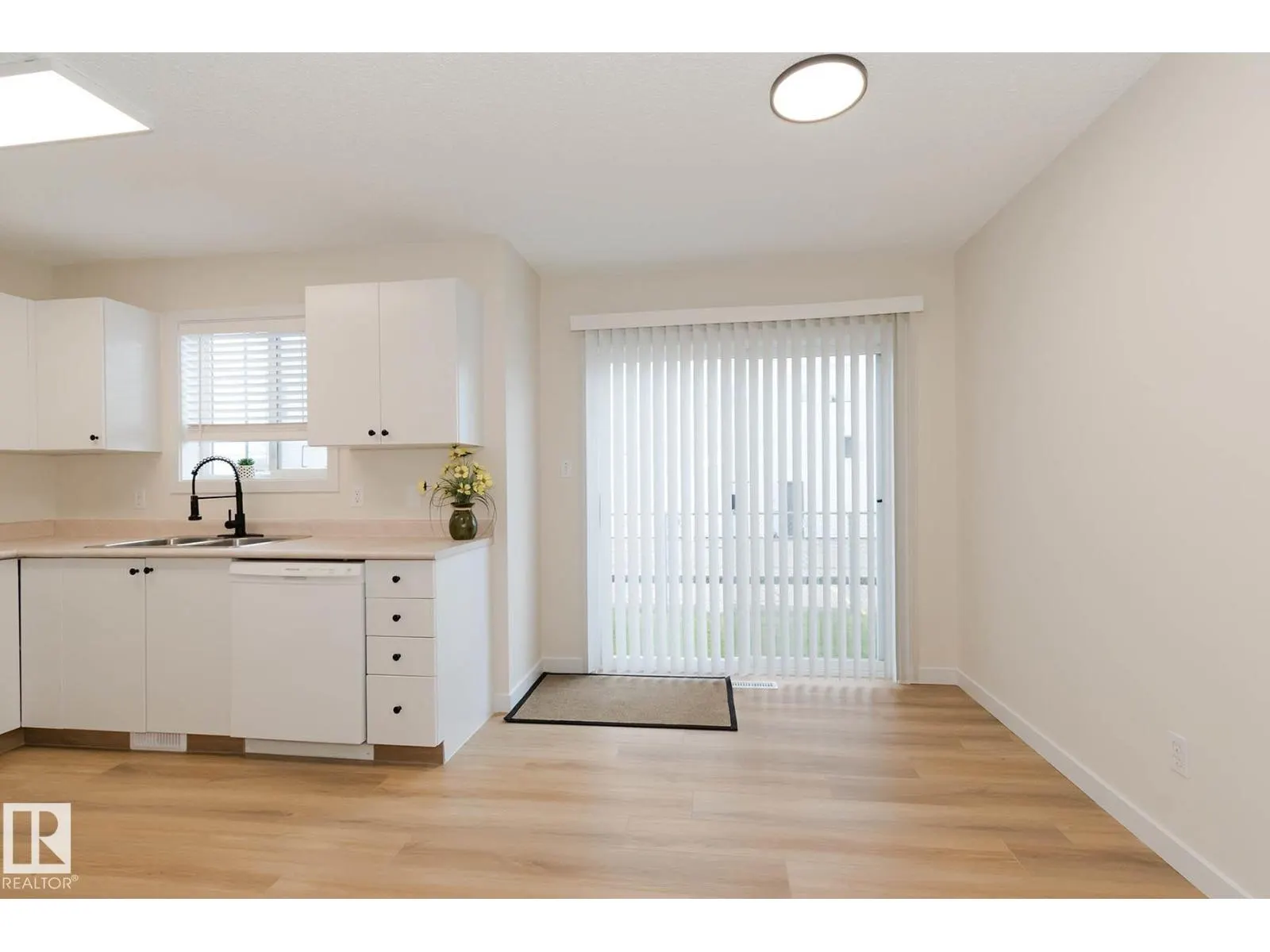 #1305 610 KING ST