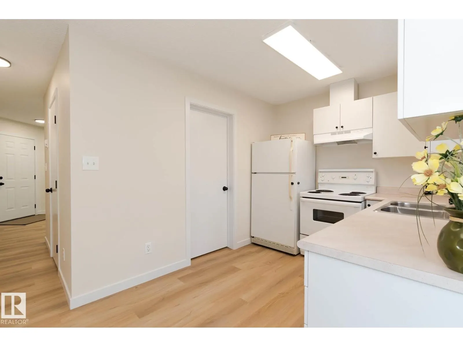#1305 610 KING ST
