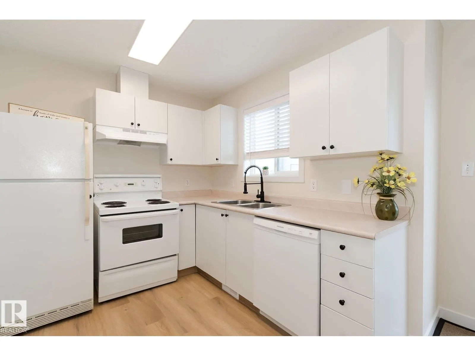 #1305 610 KING ST