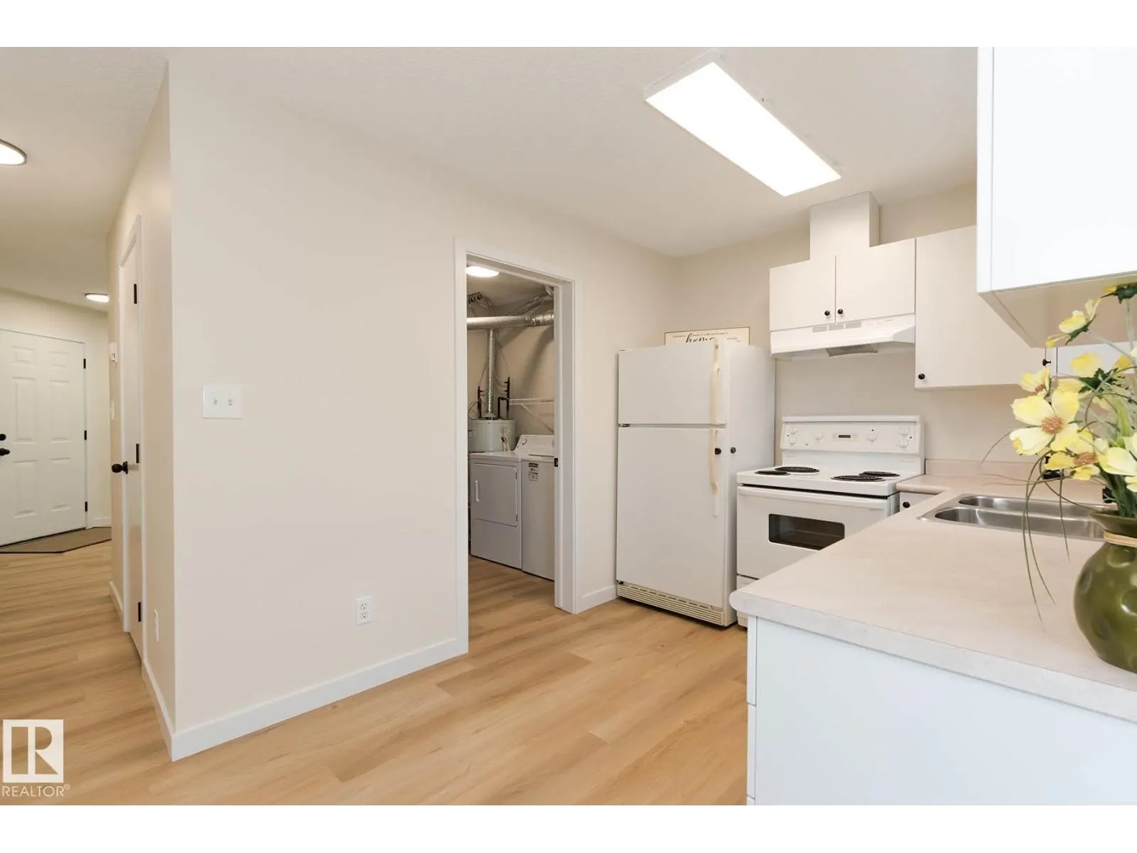 #1305 610 KING ST