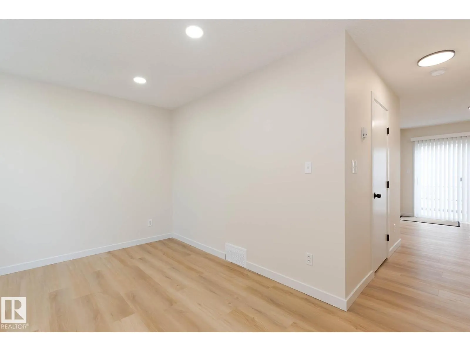 #1305 610 KING ST