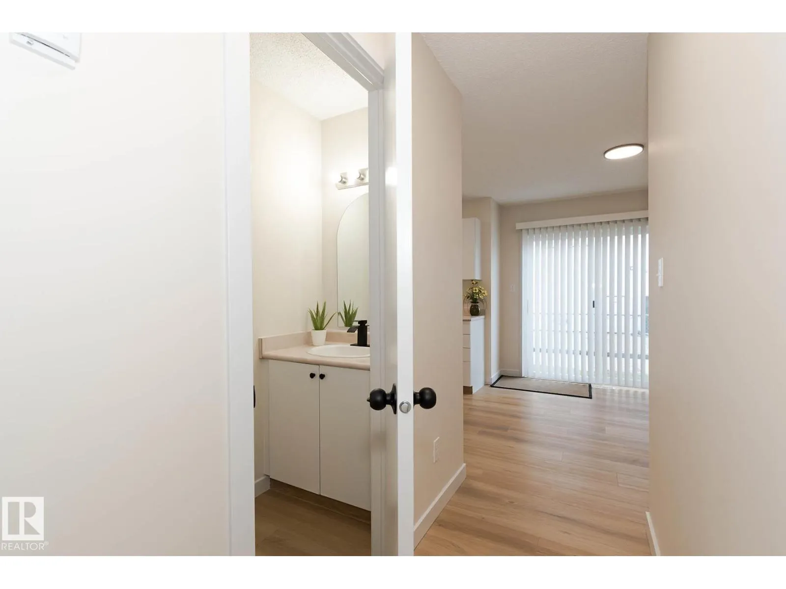 #1305 610 KING ST