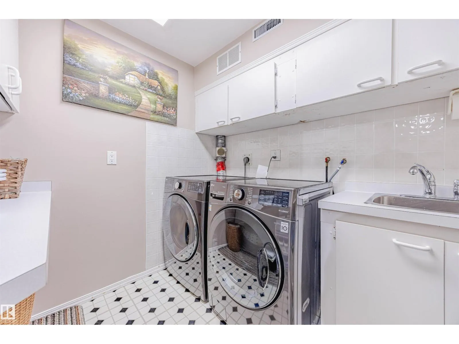 15 WILLIAM HUSTLER CR NW NW