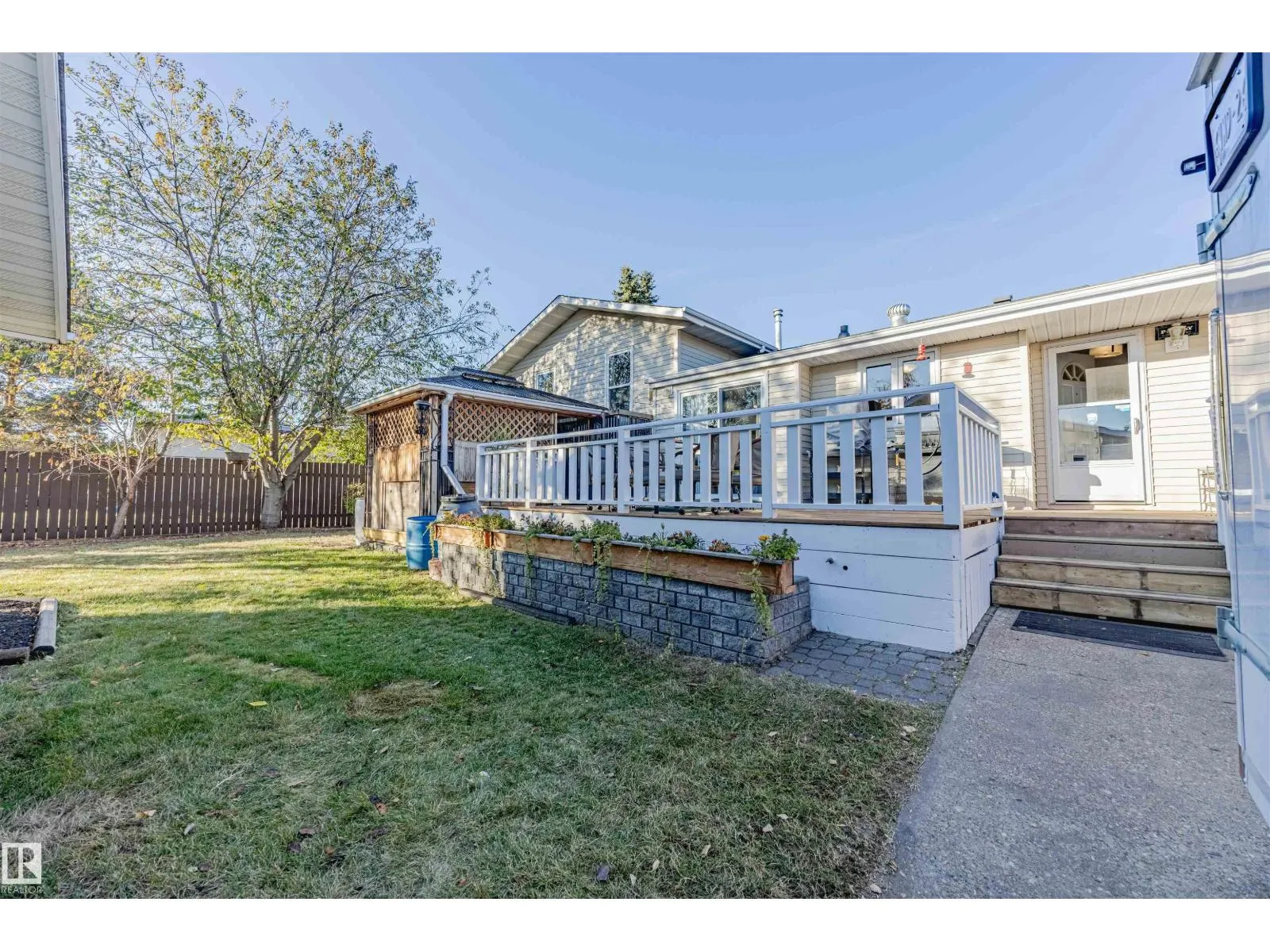 15 WILLIAM HUSTLER CR NW NW