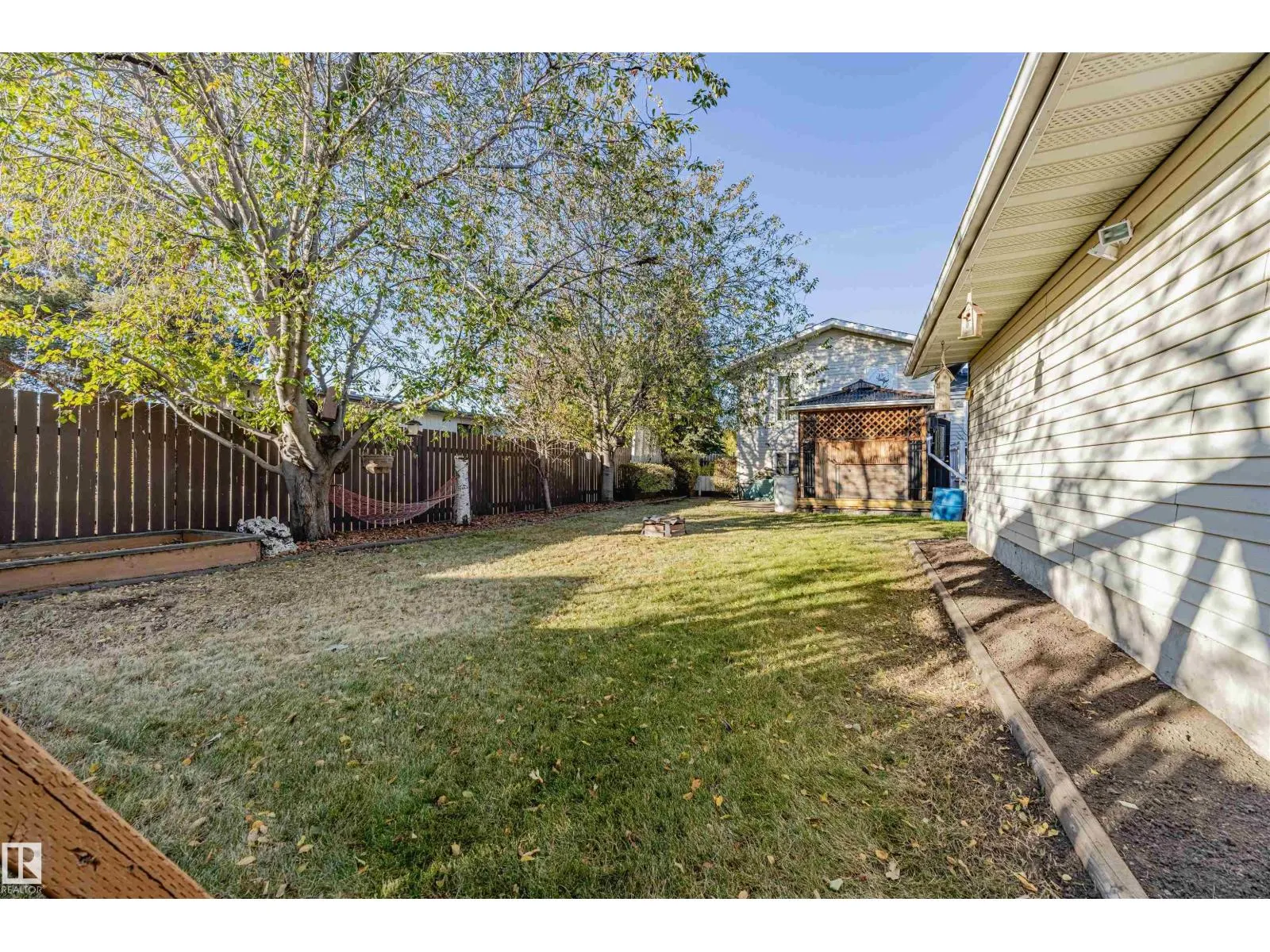 15 WILLIAM HUSTLER CR NW NW