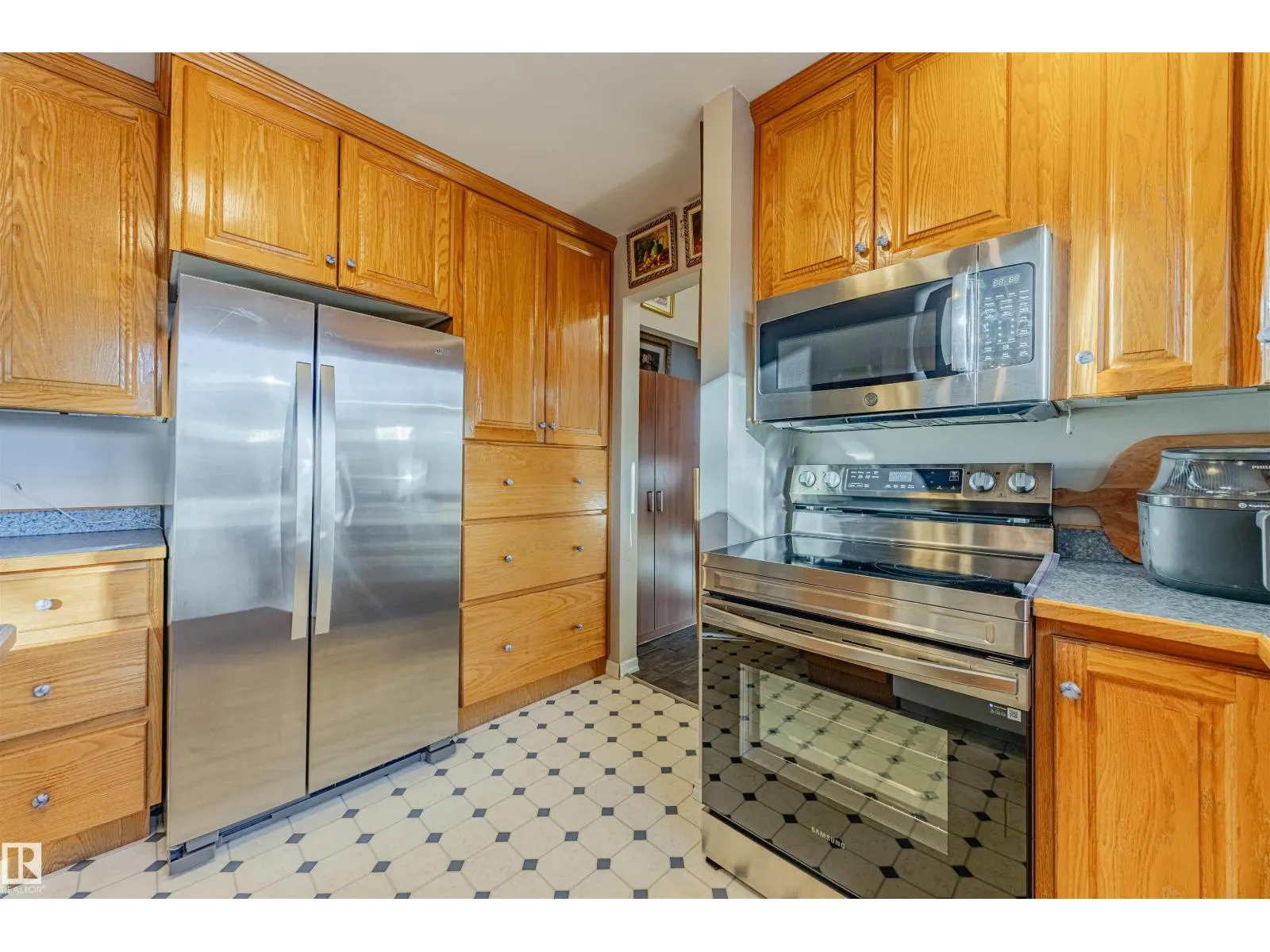 15 WILLIAM HUSTLER CR NW NW