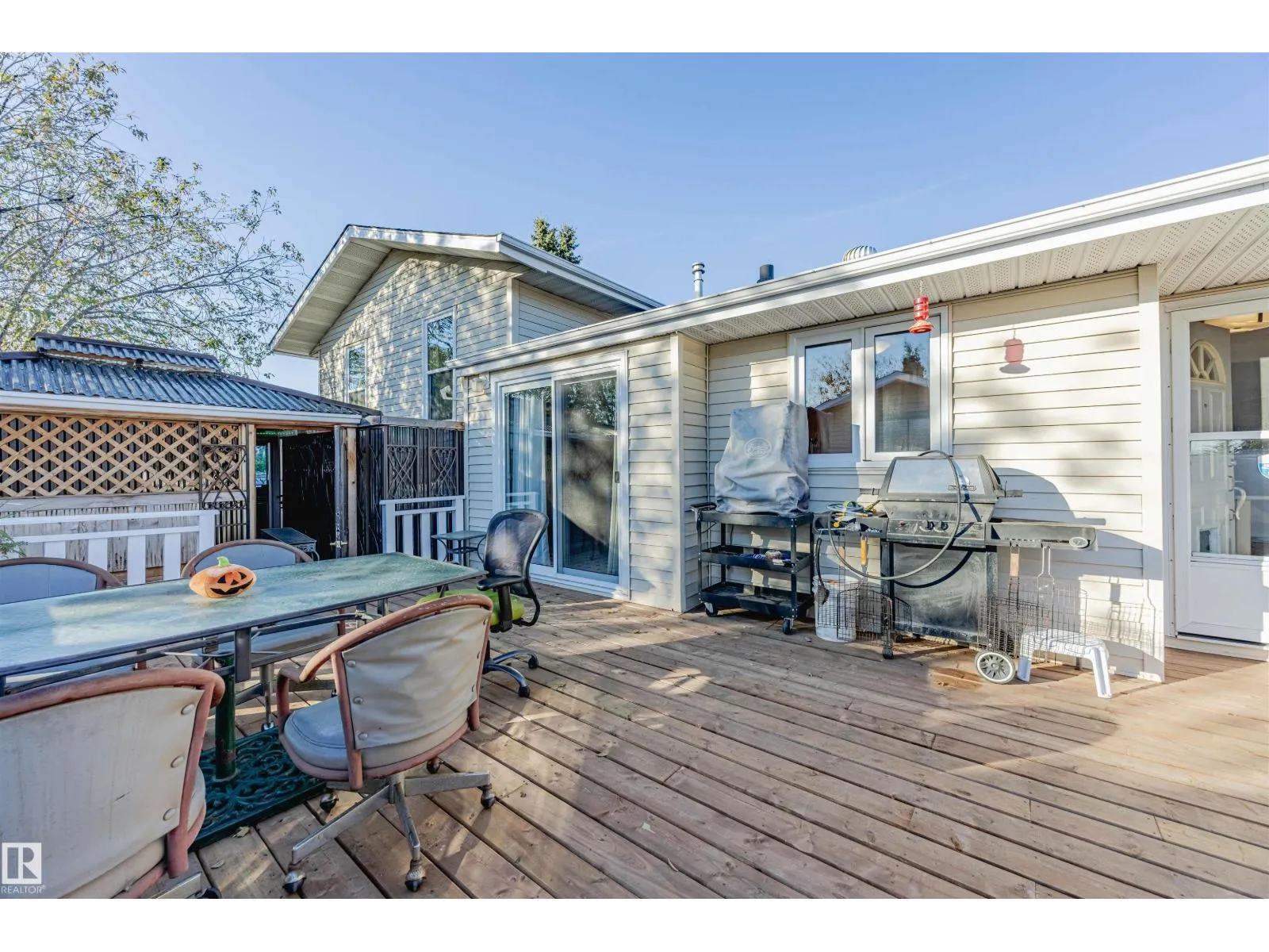 15 WILLIAM HUSTLER CR NW NW