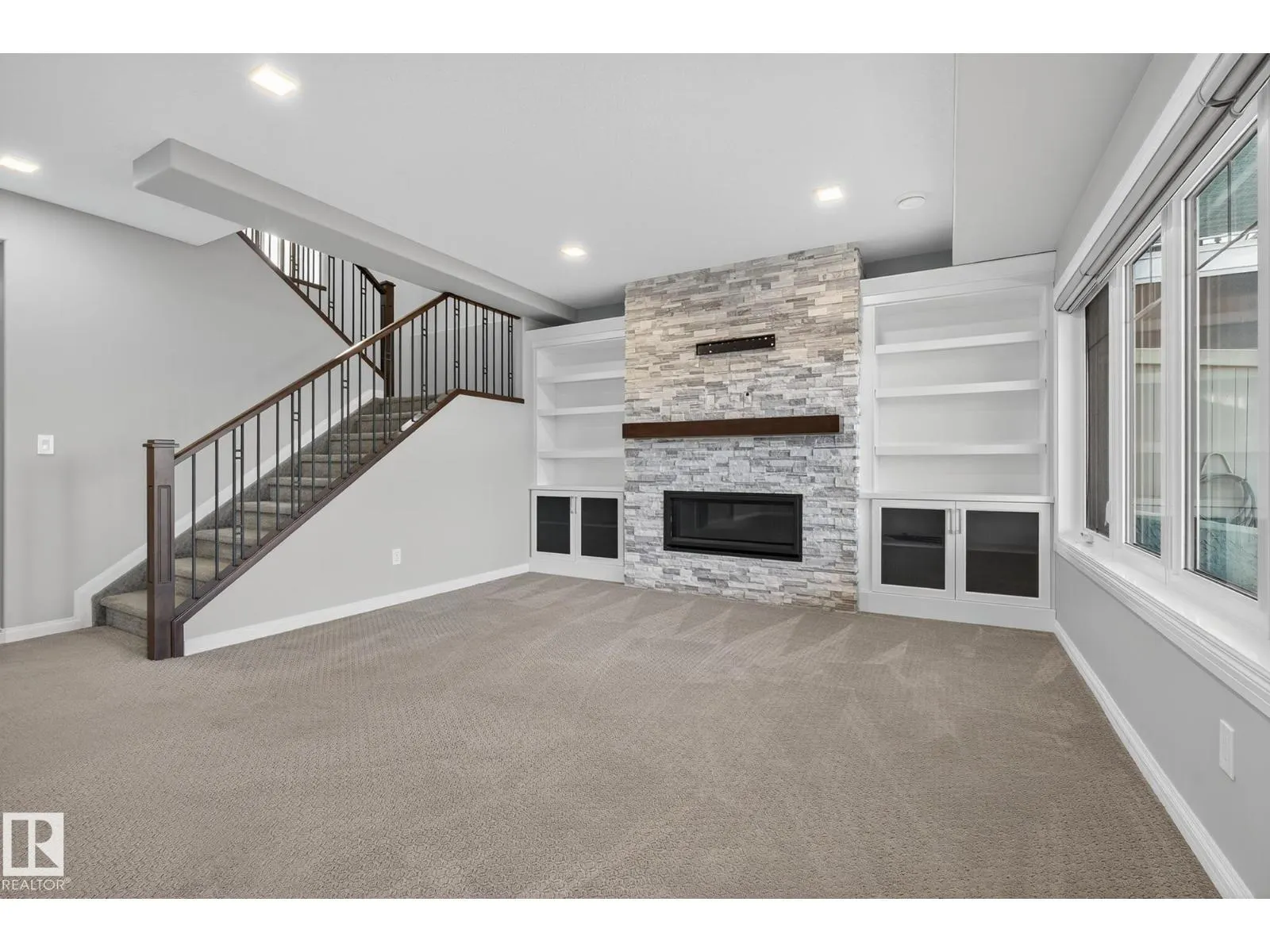 3419 CHICKADEE DR NW