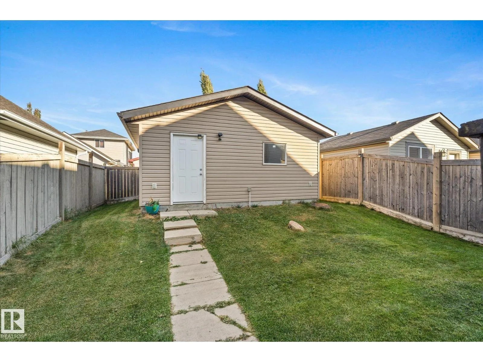 123 63 ST SW