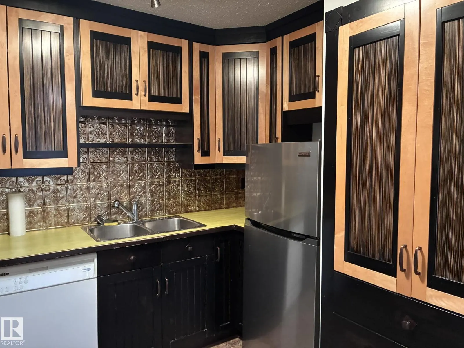 #17 10721 116 ST NW