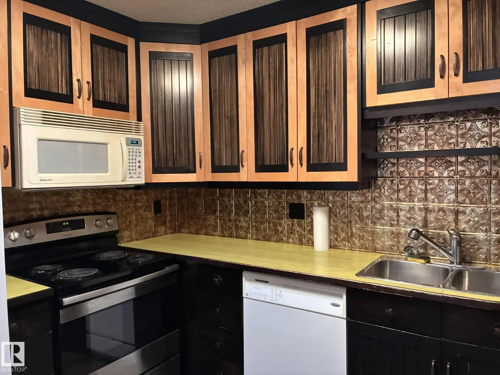 #17 10721 116 ST NW