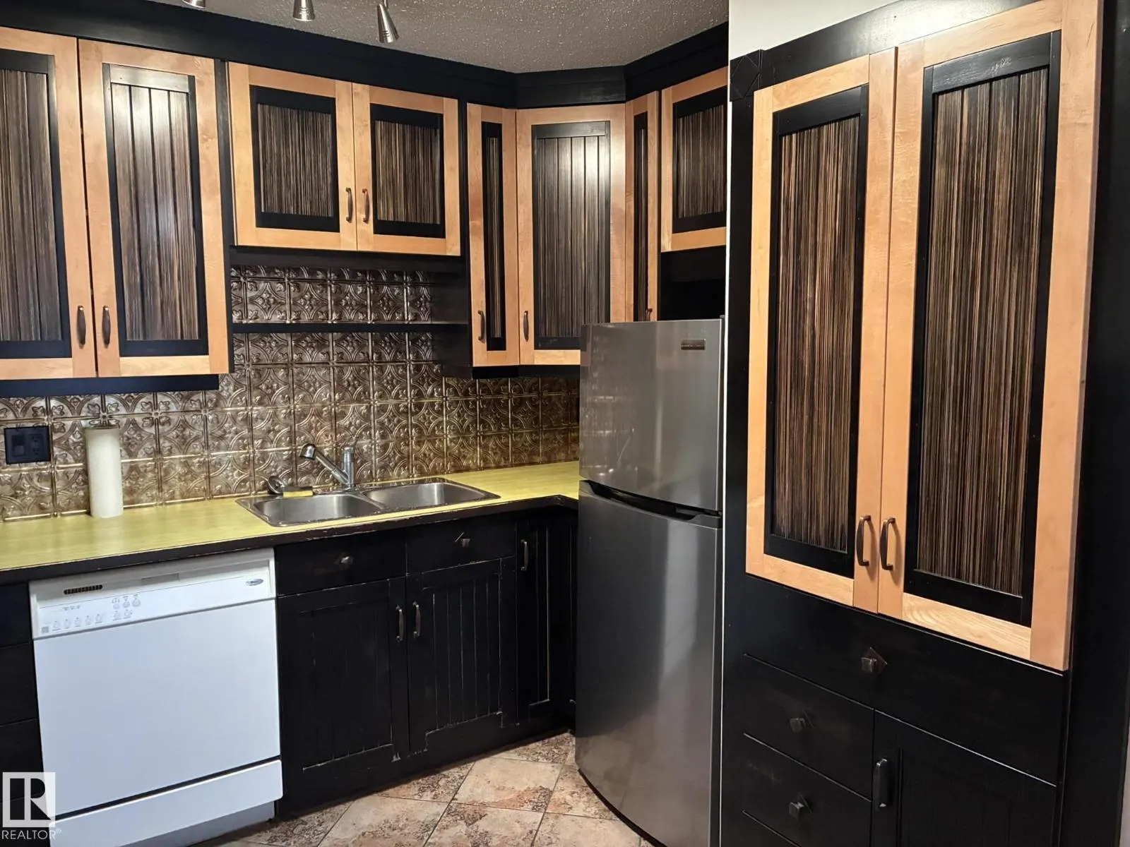 #17 10721 116 ST NW