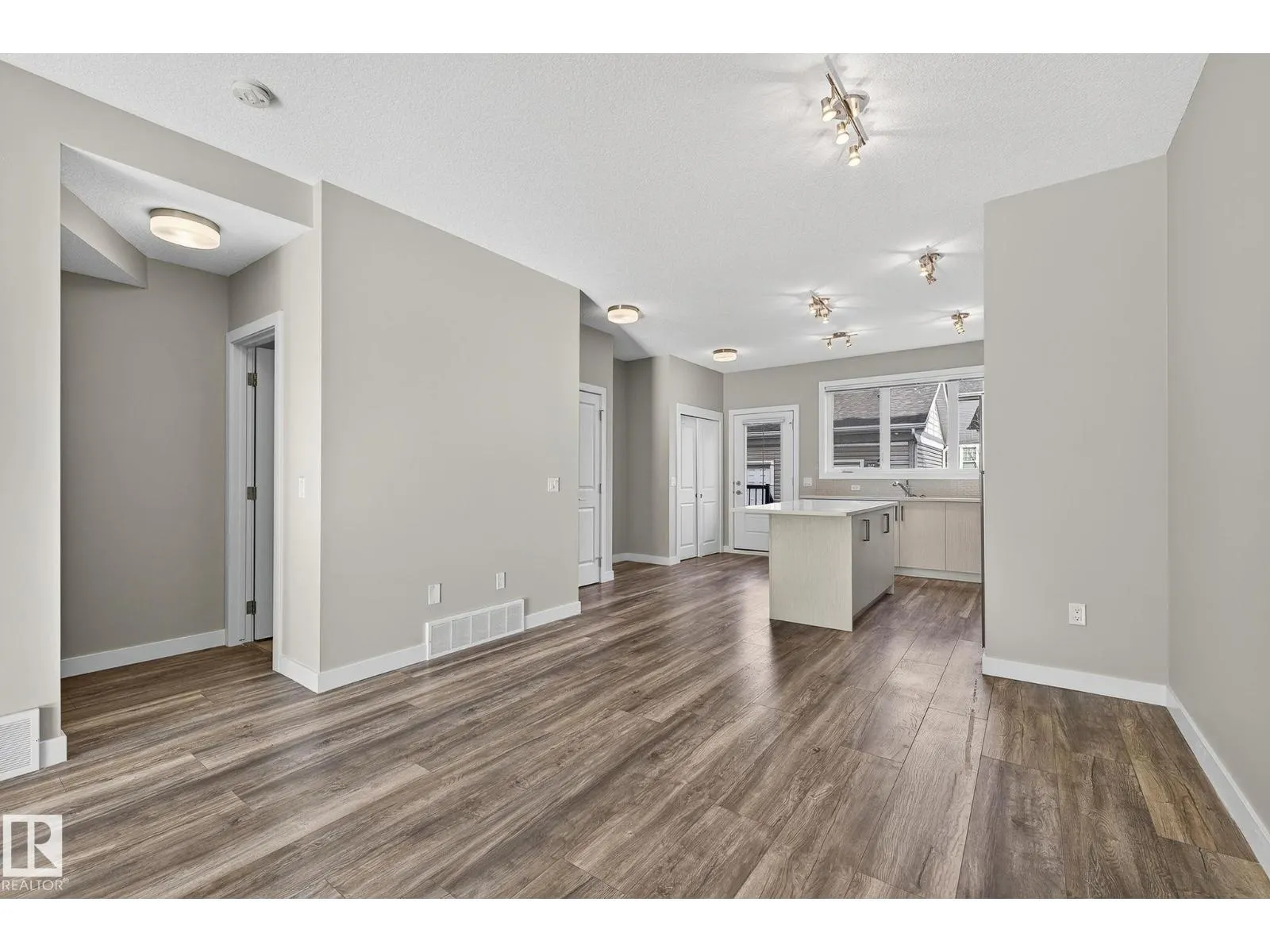 1077 Gault BV NW