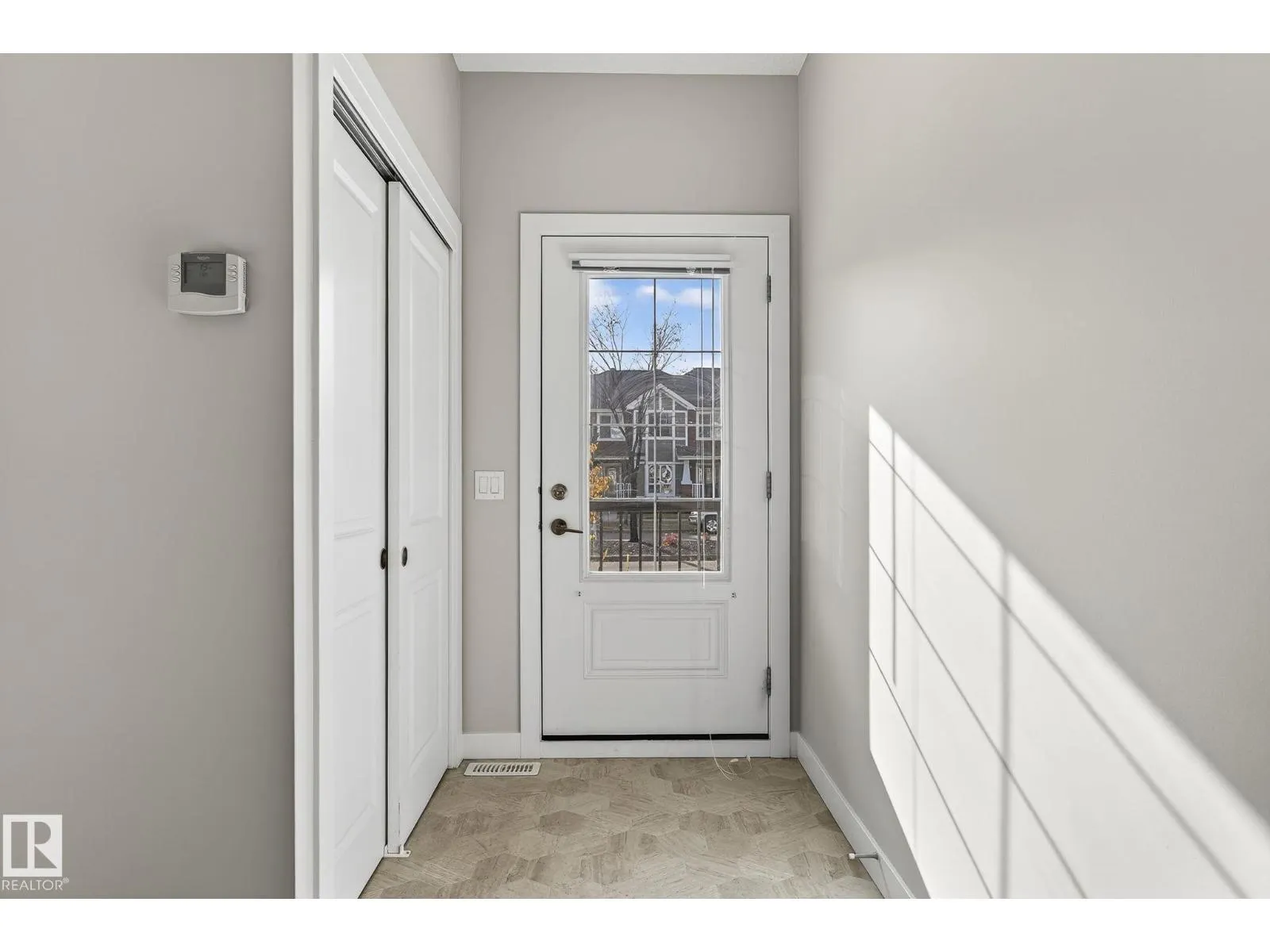 1077 Gault BV NW