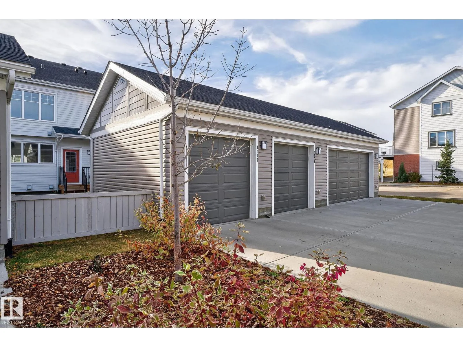 1077 Gault BV NW