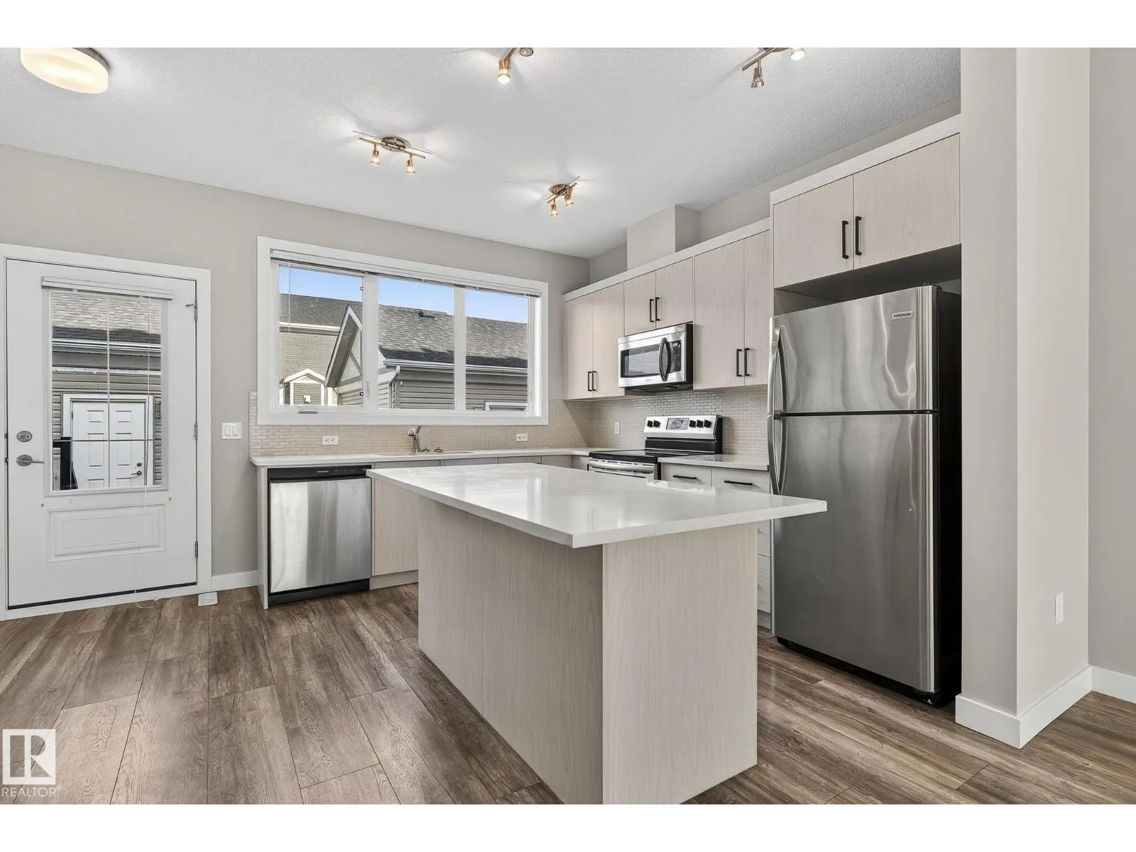 1077 Gault BV NW