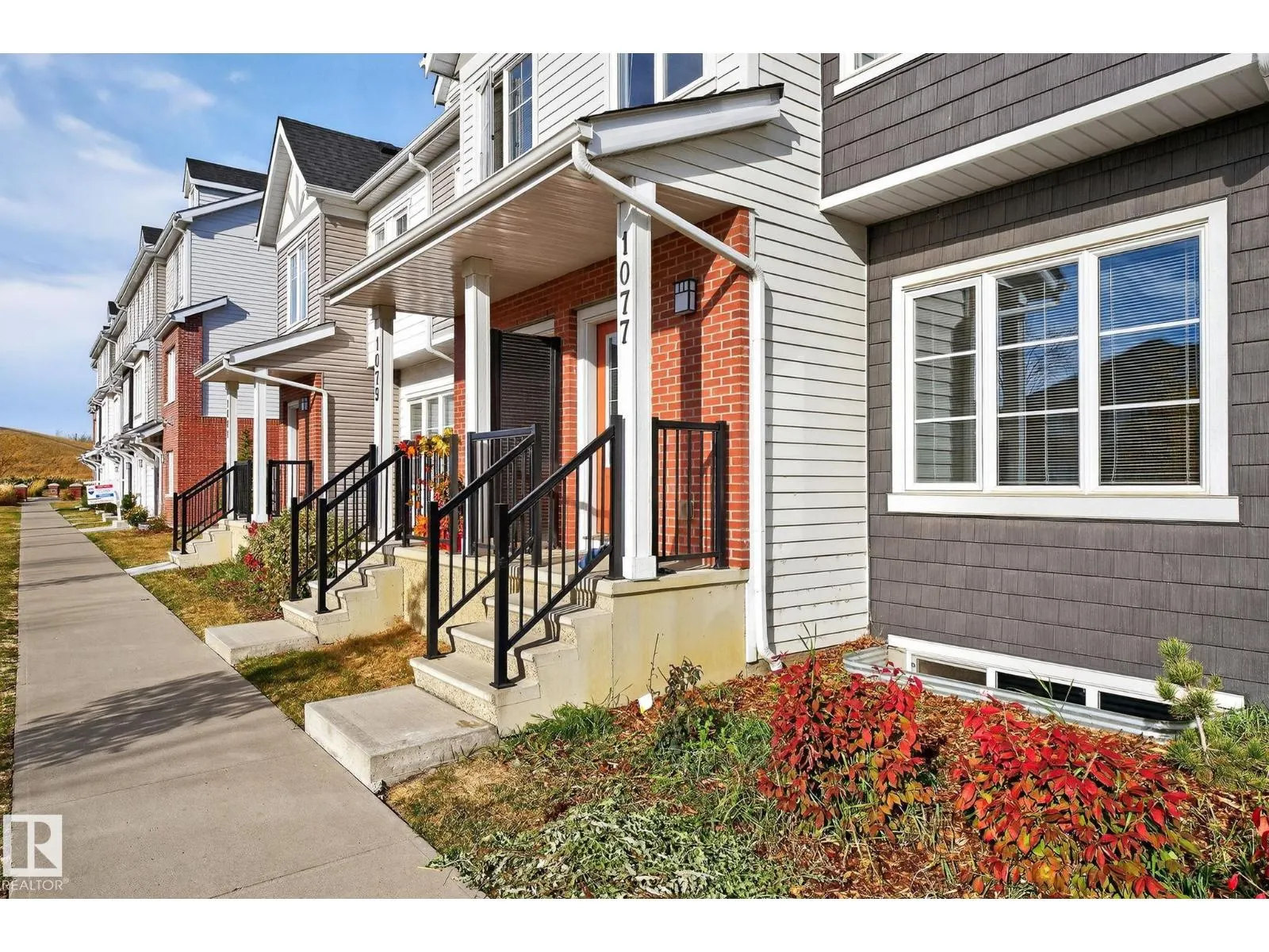 1077 Gault BV NW